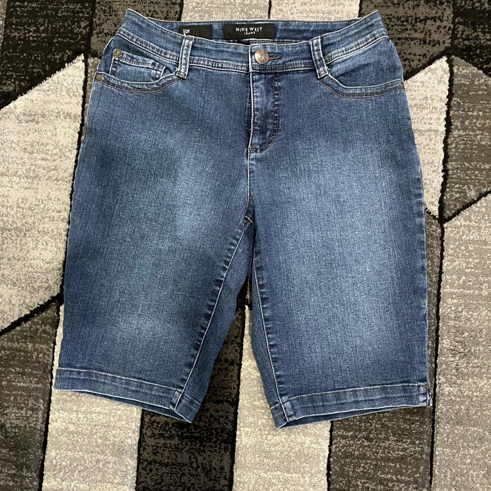 Nine West ladies denim shorts.  Size 6